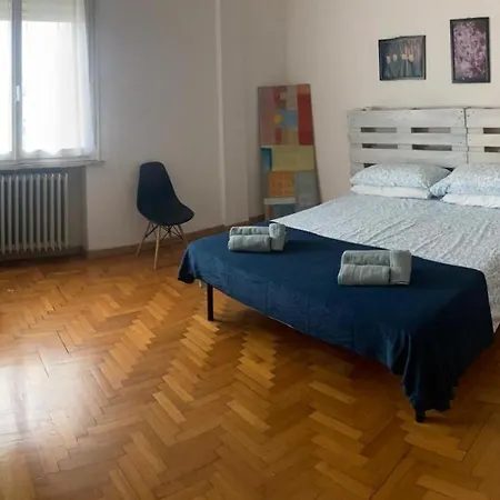 Vista Duomo Center アパート